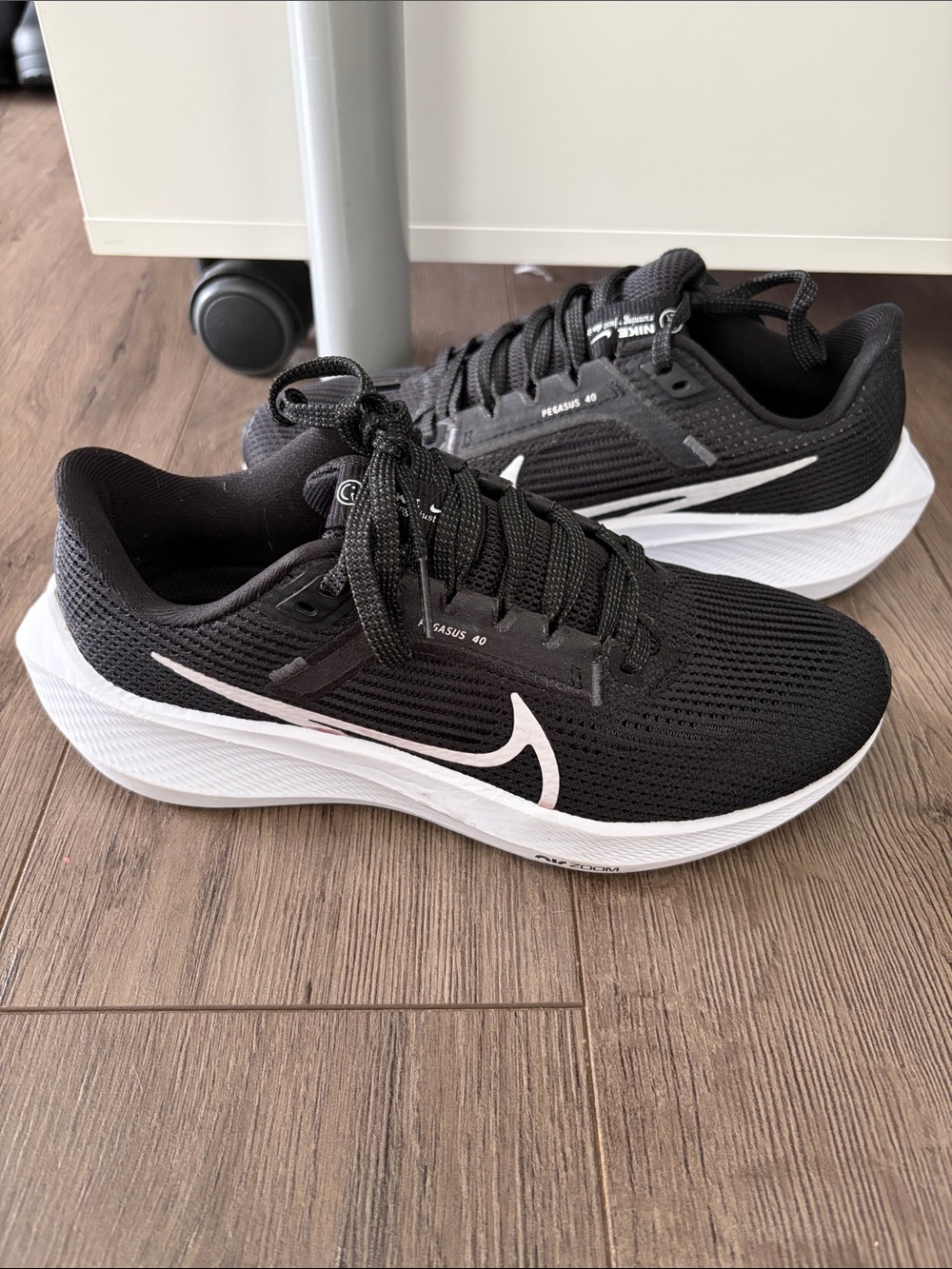 Nike Pegasus Black and White Running Sneakers. Women’s size 6 - Picture 2 of 6